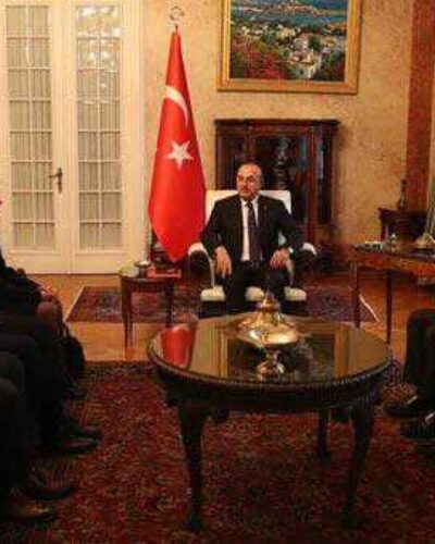 Dışişleri Bakanı Çavuşoğlu, Romanya’da Türk iş dünyası temsilcileri ile görüştü