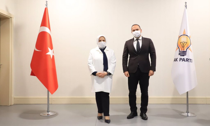 Niğde Belediye Başkanı Sayın Emrah Özdemir, AK Parti Kongrelerinde Seçilen Yeni Başkanlarla Bir Araya Geldi