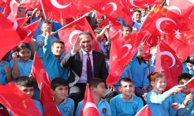 Gönüllerin Başkanı Özdemir’den 23 Nisan Mesajı