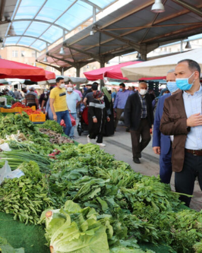 Başkan Özdemir Pazarda Vatandaşı Dinledi