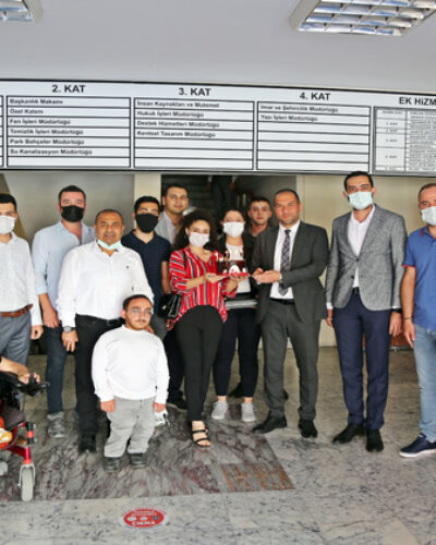 Gençlik Kollarından Başkan Özdemir’e Doğum Günü Sürprizi