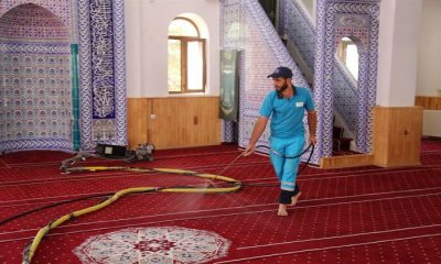 Niğde Belediyesi Camileri Temizliyor