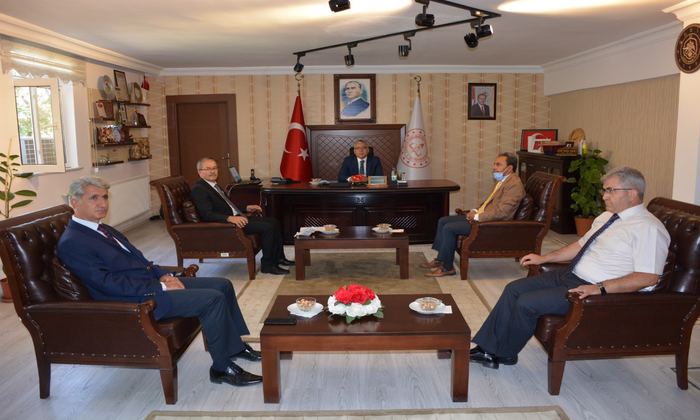 Valimiz Sayın Yılmaz Şimşek İl Milli Eğitim Müdürlüğünü Ziyaret Etti