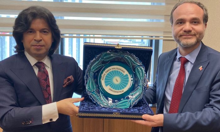 Rektör Uslu,  Hemşehrimiz Yargıtay Üyesi Erdal Demir’i ziyaret etti