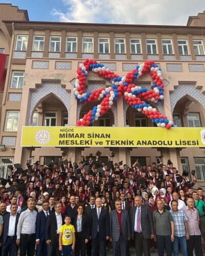 Niğde Mimar Sinan Mesleki ve Teknik Anadolu Lisesinden Muhteşem Mezuniyet Töreni