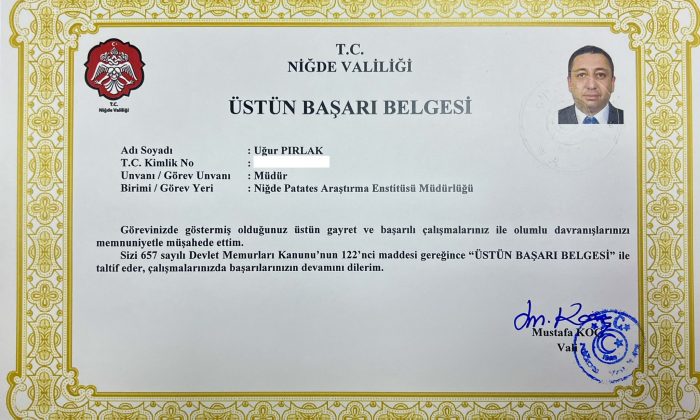 Müdür Pırlak’a üstün başarı belgesi