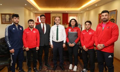 Şampiyon Sporculardan Rektör Uslu’ya Ziyaret