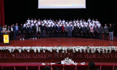 Aşçılar önlük giydi