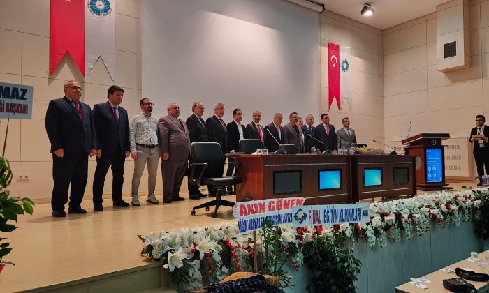 “İsmet Ünver’in Meslekte 32. Yılı Anısına”