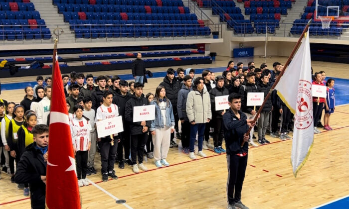 12 ilden 400 sporcu yarışıyor