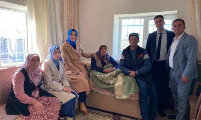 Vali Koç’un Eşi Neslihan Gül Koç’tan Köy Ziyareti