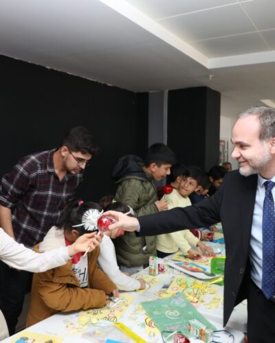 Depremzede Çocuklara Anlamlı Ziyaret