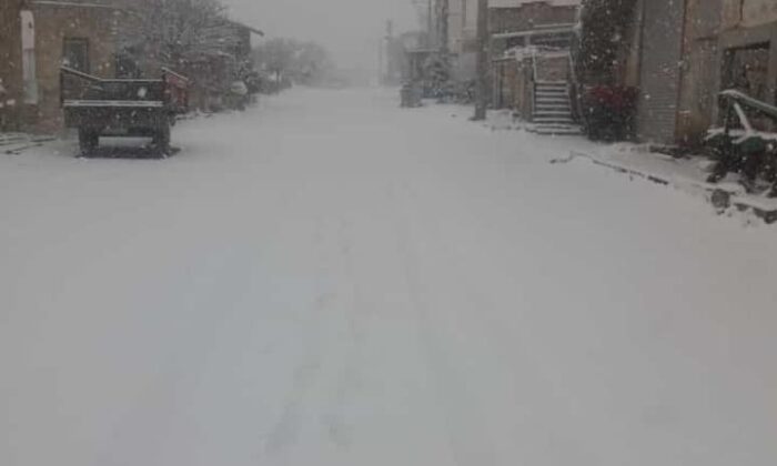 Niğde’de kar yağışı etkisini artırdı