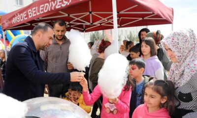 Başkan Özdemir Depremzedeleri Yalnız Bırakmıyor