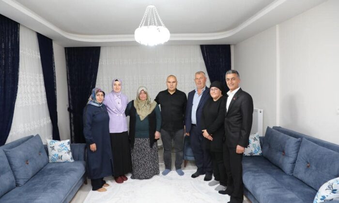 Vali Koç, şehit ailesi ile iftar yaptı