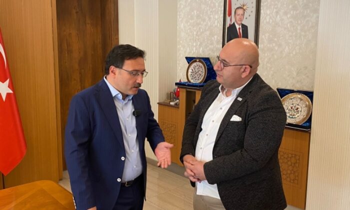 Vali Çiçek deprem bölgelerinde unutamadıklarını anlattı