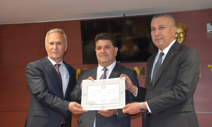 MHP’li İnce mazbatasını aldı