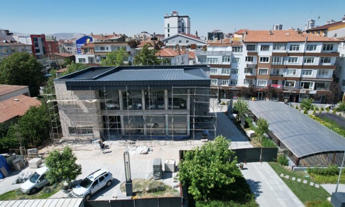 Niğde Kabuklarını Kırıyor