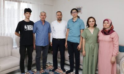 BAŞKAN ÖZDEMİR TYT BİRİNCİSİ HARUN DURAK’I ZİYARET ETTİ