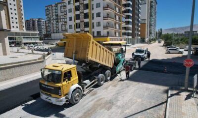 Saygı Sokak’ta Asfalt Serimi Yapılıyor