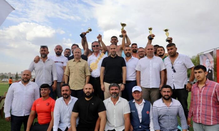 Pehlivanlar er meydanına çıktı