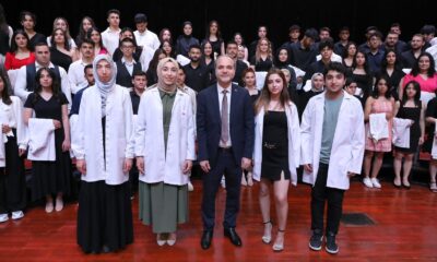 NİĞDE ÖMERHALİSDEMİR ÜNİVERSİTESİ TIP FAKÜLTESİ ÖĞRENCİLERİ BEYAZ ÖNLÜKLERİNİ GİYDİLER