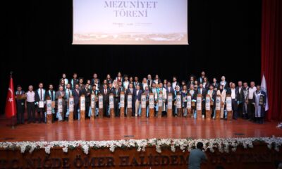 NÖHÜ’DE MEZUNİYET TÖRENİ COŞKUYLA GERÇEKLEŞTİRİLDİ