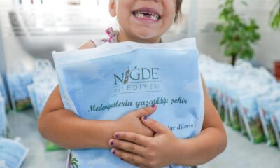 NİĞDE BELEDİYESİ ‘OKUL FORMASI VE KIRTASİYE YARDIMI’ GELENEĞİNİ SÜRDÜRÜYOR