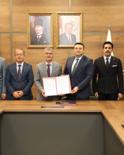 NİĞDE VALİLİĞİ VE PAYDAŞLARINDAN YENİ EĞİTİM PROJESİ: DENETİMLİ SERBESTLİKTE MEYVE AĞAÇLARI AŞILAMA VE BUDAMA EĞİTİMİ BAŞLIYOR