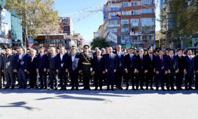 29 EKİM CUMHURİYET BAYRAMI KUTLAMALARI NİĞDE’DE ATATÜRK ANITINA ÇELENK SUNMA TÖRENİ İLE BAŞLADI