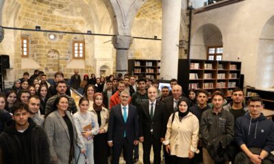 NİĞDE VALİSİ CAHİT ÇELİK, ÖĞRENCİLERLE OKUYUCU-YAZAR BULUŞMASINDA BİR ARAYA GELDİ