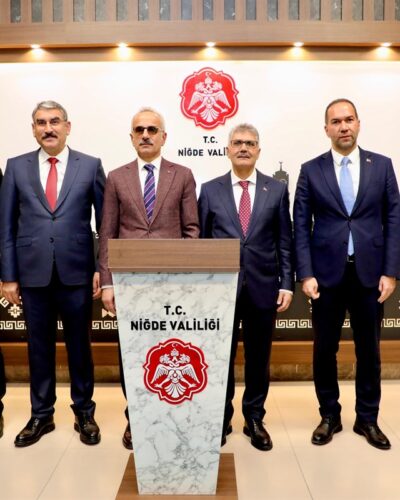 BAKAN URALOĞLU, NİĞDE’DE: ULAŞIM SORUNLARI VE KONGRE TEMASLARI