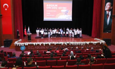 NİĞDE ÖMER HALİSDEMİR ÜNİVERSİTESİ AŞÇILIK PROGRAMI ÖĞRENCİLERİ MESLEĞE İLK ADIMLARINI ATTI
