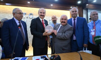 BATMAN VALİSİ,AFYON VE EĞİL B. BAŞKANLARIYLA GAZETECİLERİN YEMEĞİ GELVERİ GÜVECİNDE PİŞİYOR!!!