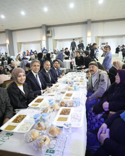 NİĞDE BELEDİYESİ’NDEN GÖNÜLLERİ BULUŞTURAN İFTAR PROGRAMI
