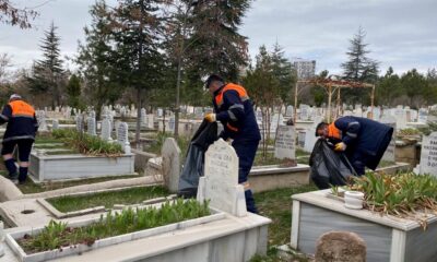 NİĞDE BELEDİYESİ’NDEN MEZARLIKLARDA BAYRAM TEMİZLİĞİ