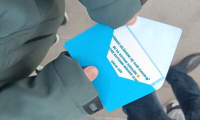 BAŞKAN EMRAH ÖZDEMİR’DEN BAYRAM NAMAZINA GELEN ÇOCUKLARA ANLAMLI JEST