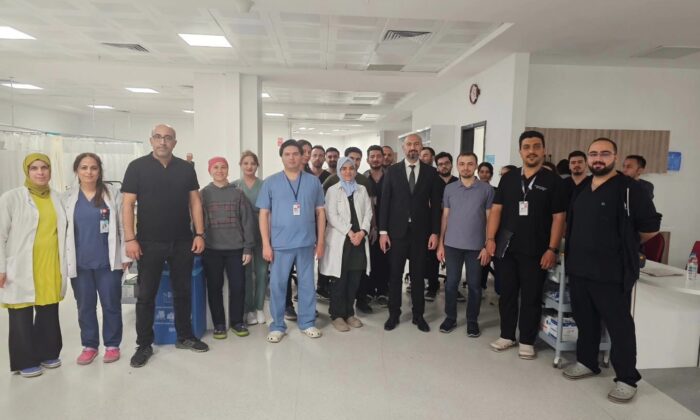 BAŞHEKİM DOÇ. DR. KÜRŞAD RAMAZAN ZOR’DAN YENİ EK BİNA VE SERVİSLERE HAFTA SONU ZİYARETİ