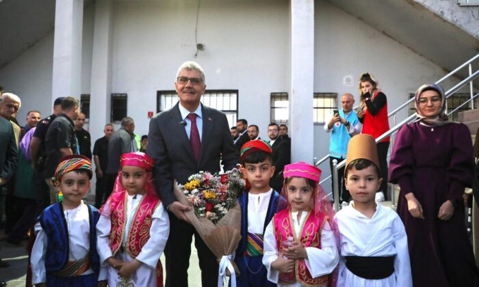 NİĞDE’DE MİNİK KALPLERİN MEZUNİYET COŞKUSU