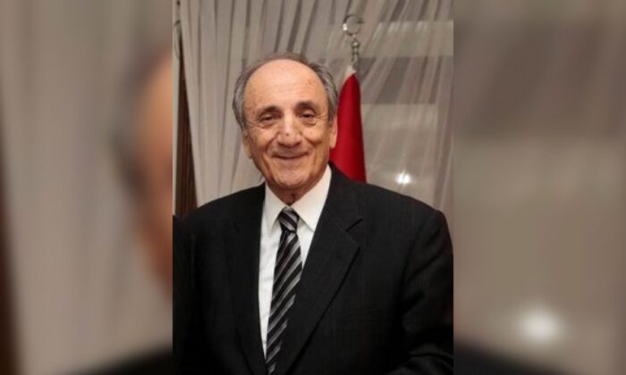 AKIN GÖNEN İZMİR’DE KİTAPSEVERLERLE BULUŞTU