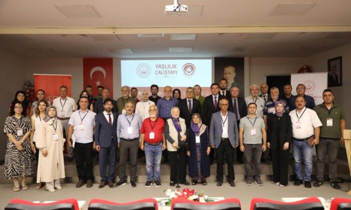 NİĞDE’DE YAŞLI ÇALIŞTAYI, VALİ CAHİT ÇELİK BAŞKANLIĞINDA GERÇEKLEŞTİRİLDİ