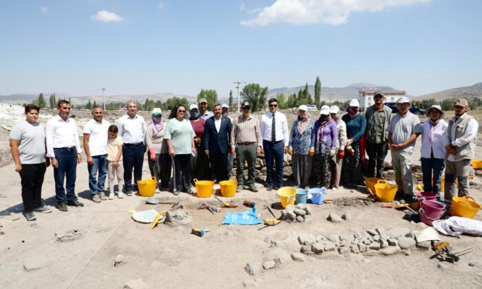 VALİ CAHİT ÇELİK, NİĞDE’DE ARKEOLOJİK KAZI ALANLARINI İNCELEDİ