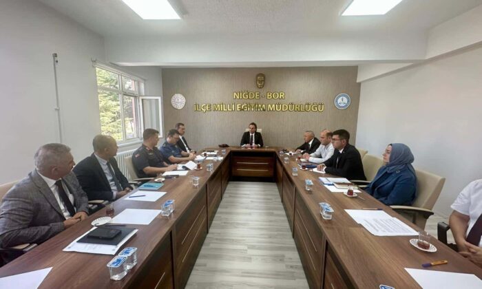 BOR’DA YENİ EĞİTİM YILI ÖNCESİ EĞİTİM GÜVENLİĞİ MASAYA YATIRILDI