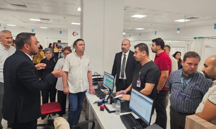 NİĞDE’DE SAĞLIK YÖNETİCİLERİNDEN HASTANE SERVİSLERİNE YAKIN İLGİ