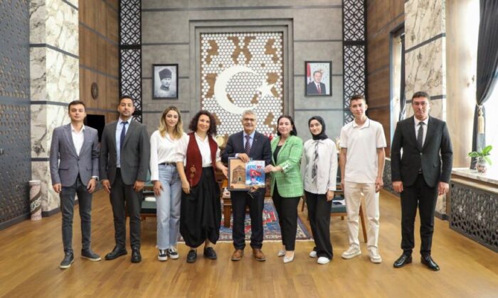 NİĞDE’DE GENÇLİK ÇALIŞMALARI VALİLİK MAKAMINDA TANITILDI