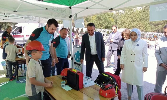 NİĞDE’DE HALK SAĞLIĞI HAFTASI’NDA ÇOCUKLARA SAĞLIK BİLİNCİ AŞILANDI