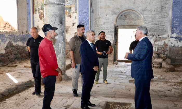 VALİ ÇELİK, KÜÇÜKKÖY KİLİSESİ’NDE İNCELEMELERDE BULUNDU