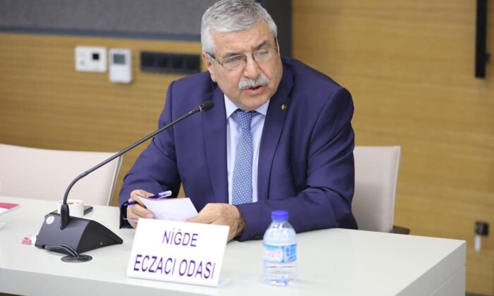 ECZACILARIN TERCİHİ YİNE NİHAT ÖZTÜRK OLDU