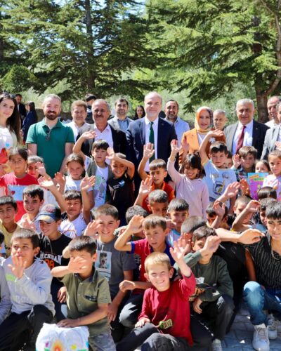 NÖHÜ’DEN ÖĞRENCİLERE KIRTASİYE, KIYAFET VE OYUNCAK DESTEĞİ