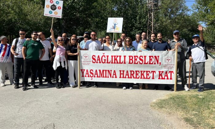 NİĞDE’DE HALK SAĞLIĞI HAFTASI KAPSAMINDA DOĞA YÜRÜYÜŞÜ YAPILDI